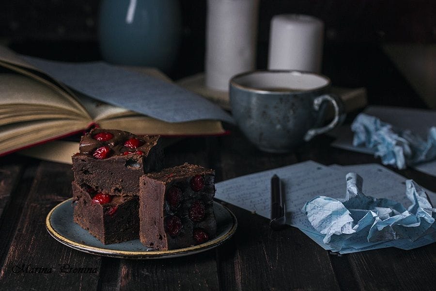 ВКУСНИ РЕЦЕПТИ, Брауни с червено цвекло и вишни