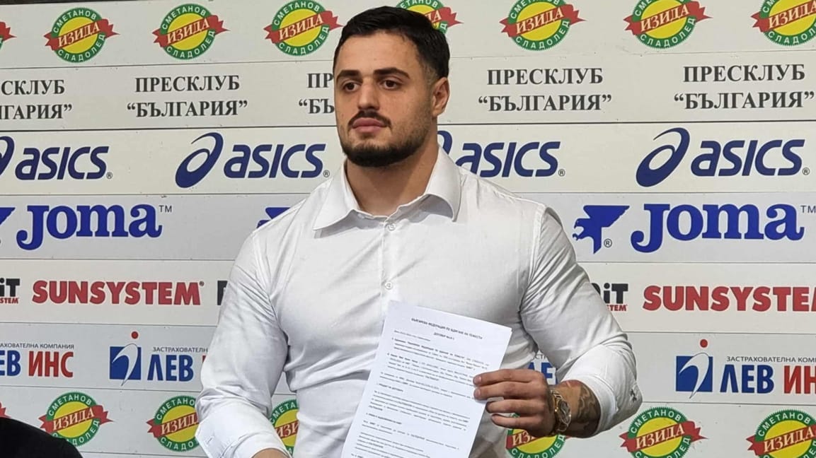 Карлос Насар парафира новия договор и каза: "Присъствието на Пеевски около федерацията не е нормално"