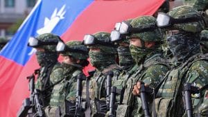 Китай предупреждава за нарастващ военен риск след продажба на оръжия от САЩ на Тайван