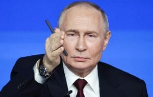 „Прасенца“, извънземни и сватба. Необичайни въпроси и отговори по време на „Годишен преглед“