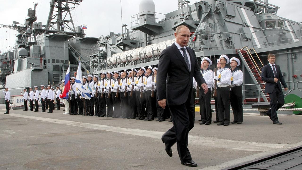 Украйна съобщи за първа по рода си атака с подводен дрон срещу руска подводница в Новоросийск
