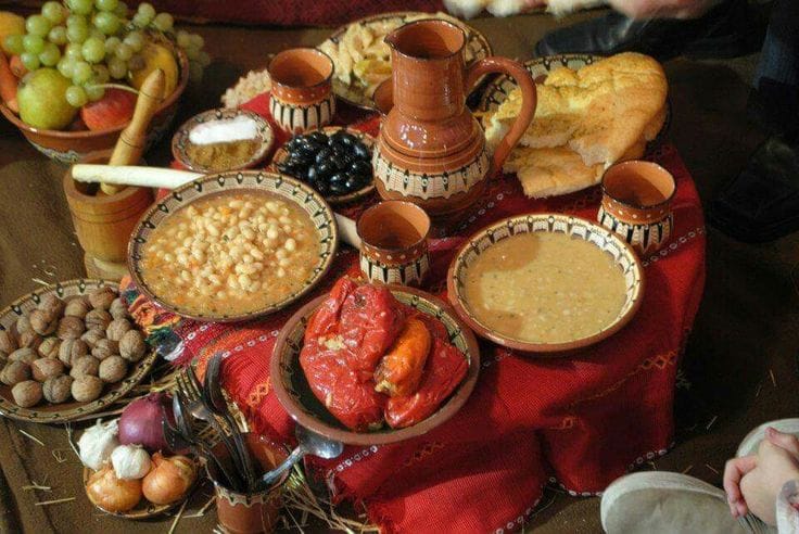 ВКУСНИ РЕЦЕПТИ, Защо храната остава на масата през нощта на Бъдни вечер?