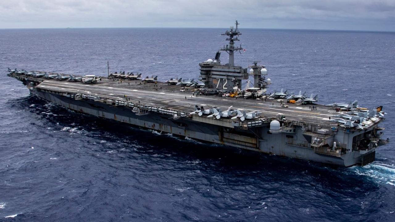 Ирански дронове на прицел: самолетоносачът USS Abraham Lincoln в движение