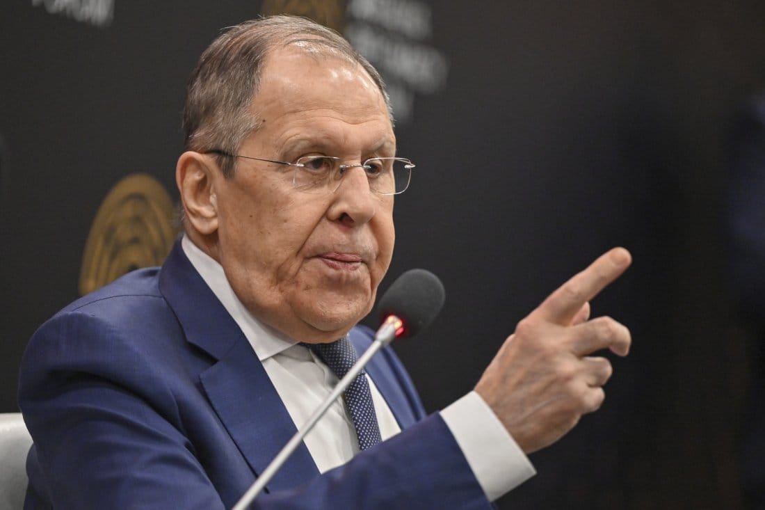 Лавров: Русия няма да прекрати огъня, без да е налице окончателно мирно споразумение за Украйна