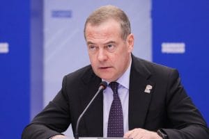Дмитрий Медведев: Без ядрени си оръжия, Русия вече нямаше да я има