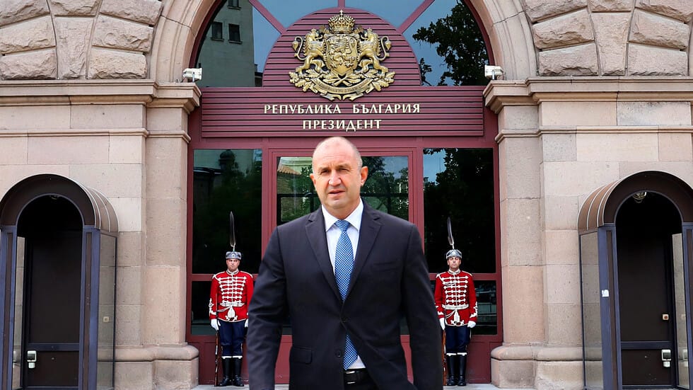 Румен Радев ще напусне за последно президентската институция утре в 16 ч.