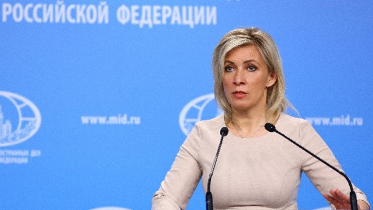 Захарова определи изказването на Джон Хили за „отвличането“ на Путин „мокри фантазии на британски извратеници"
