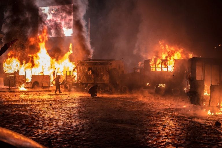 АД под небето в последните 12 часа, Киев потъна в пламъци, Лвов потъна в мрак и лед в Одеса срива е пълен
