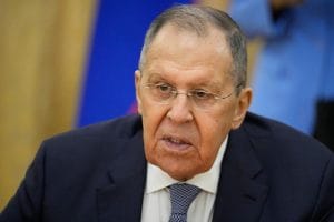 Лавров: опитите на Макрон за диалог с Путин са „жалка дипломация“ след визита в Москва