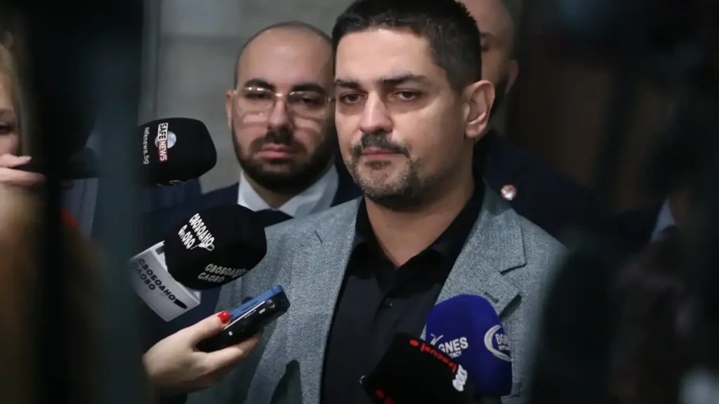 Румен Радев използва поста си за кампанията си, ние няма да участваме в консултациите