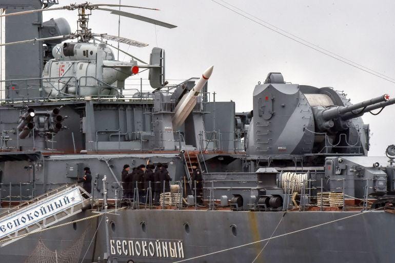 Русия заплашва с военноморска защита на търговските си кораби