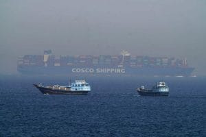 САЩ съветват корабите си да стоят „възможно най-далеч“ от иранските води