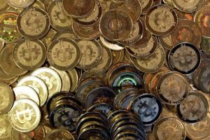 Сривът на биткойн продължава: ефектът "Тръмп" се изпарява