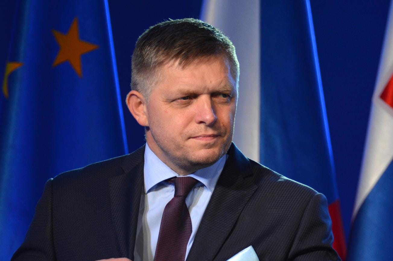 Фицо заяви, че Зеленски никога няма да позволи преминаването на петрол по тръбопровода „Дружба“