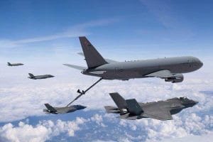 Шокът в Ормуз изостря отбранителните тревоги и ускорява прехода към зелено авиационно гориво