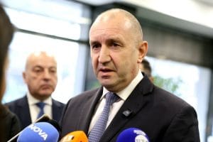 Румен Радев: Лъгаха, че еврото няма да оскъпи живота, лъжат и сега, че няма опасност от Иран