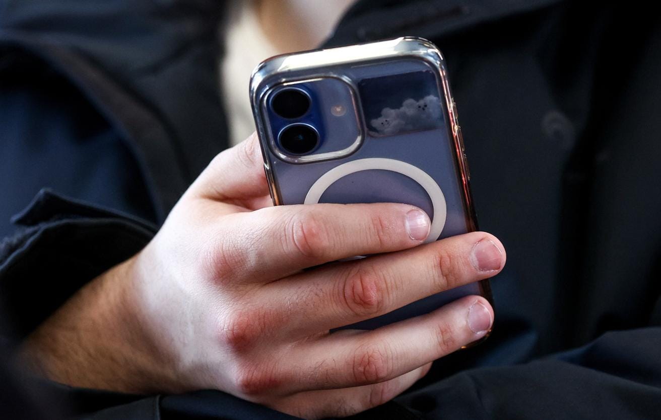 Русия е даде честоти за достъп до сателитни комуникации от смартфоните 