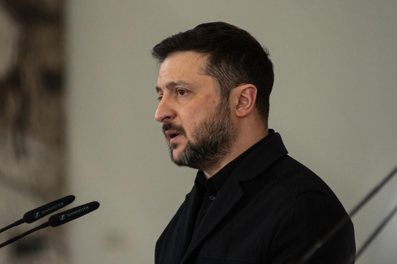 Русия помага на Иран да набелязва американски цели, твърди Зеленски
