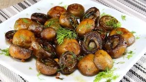 ВКУСНИ РЕЦЕПТИ, Печурки с лук и лимон - перфектна гарнитур