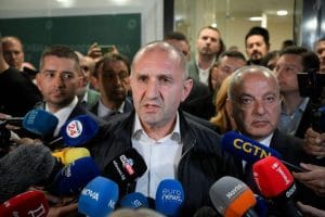 България гласува: партията на Радев начело според ранните данни