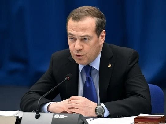 Дмитрий Медведев: ЕС не може да спре войната с нас изполвайки Украйна, САЩ не знае как да сте войната с Иран 