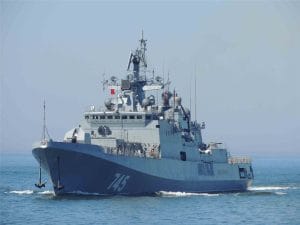 Русия се подиграва с Даунинг стрийт: Руските танкерите си плават без пречки, НАТО гледа трепери