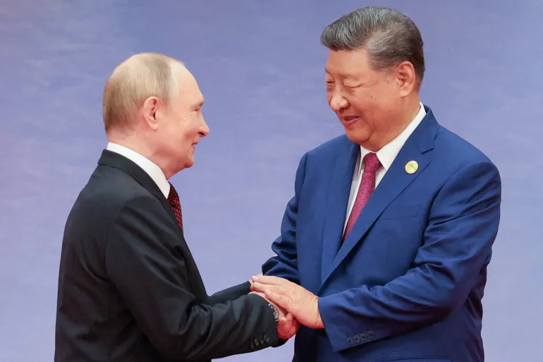 Китай между Тръмп и Путин: Как Пекин превръща дипломатическата криза в глобално влияние