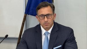 Парламентът оряза правомощията на Спецов върху „Лукойл“ след напрежение в бюджетната комисия
