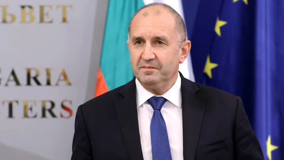 Радев обяви замразяване на политическите заплати и ревизия на държавните бордове