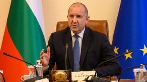 Румен Радев и АИКБ: Има предпоставки горивата да поевтинеят с до 8 евроцента на литър
