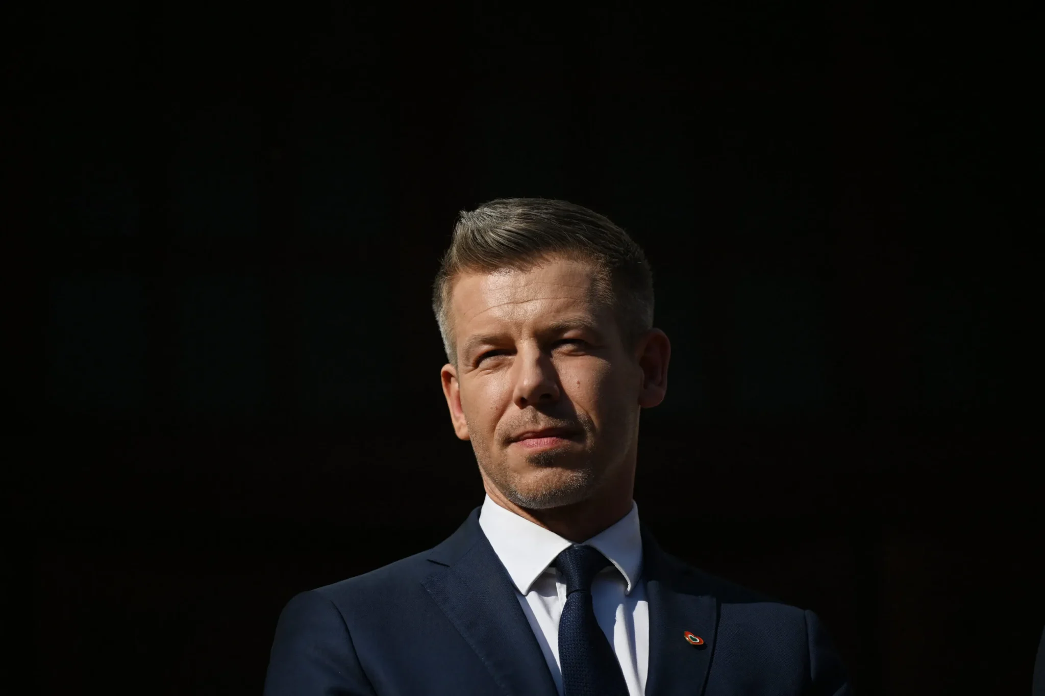 Петер Мадяр обещава конституционни промени и процедура за отстраняване на унгарския президент при победа на изборите