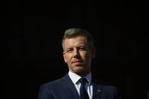 Петер Мадяр обещава конституционни промени и процедура за отстраняване на унгарския президент при победа на изборите