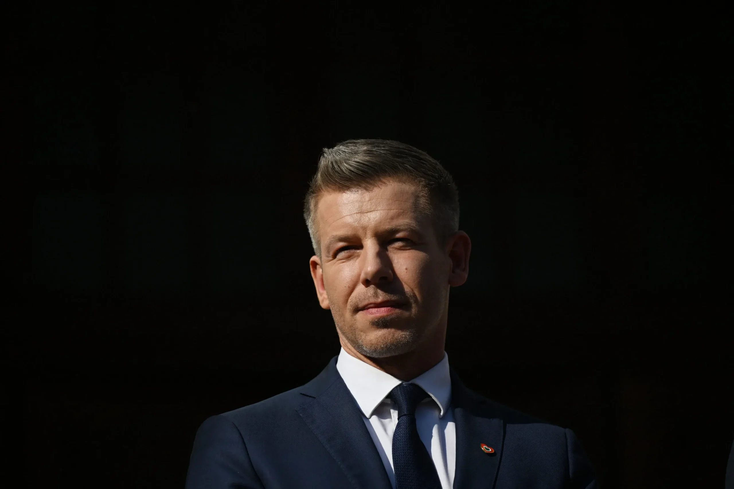 Петер Мадяр обещава конституционни промени и процедура за отстраняване на унгарския президент при победа на изборите