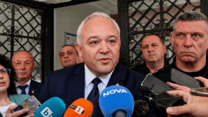 Проверка около Пеевски разтърсва политическите среди: МВР следи полети, пари и възможни нарушения
