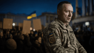 Киев разтърси военното командване: Сирски падна след уличен натиск, Драпатий поема фронта