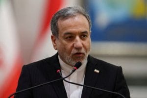 Техеран хлопна вратата пред Тръмп: преговорите потъват под ракетите и разбитите обещания