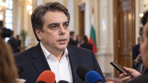 Асен Василев поиска обяснение от Йотова за българската позиция пред ООН