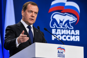 Медведев с мощен удар срещу Запада: 30 000 санкции не успяха да пречупят Русия
